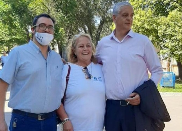 Pablo Tissera con Horacio Pietragalla en el Cementerio San Vicente