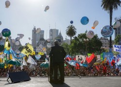 Alberto Fernández en Plaza de Mayo el Día de la Militancia
